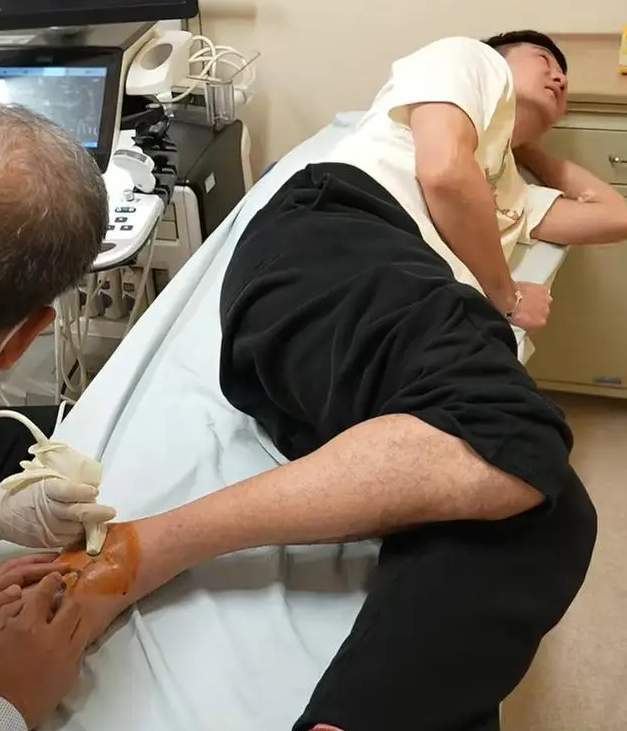 华体会体育-叫人揪心!卫冕冠军核心更新伤情,两个部位一起治,4月或能复出